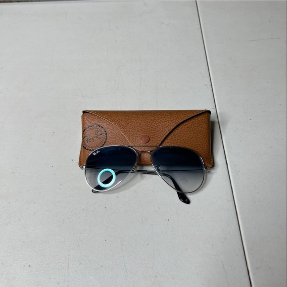 SOLD Ray Ban Sun Glasses - Picture 2 of 4